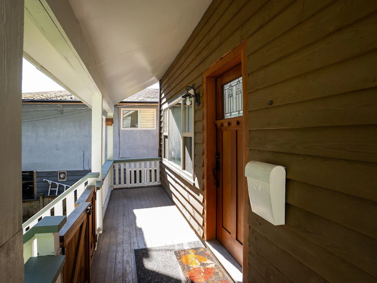 3015 Royal Avenue, North Vancouver, BC, V7K 1Y6 - 4