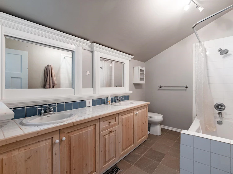 3015 Royal Avenue, North Vancouver, BC, V7K 1Y6 - 16