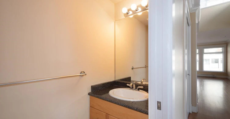 304-152 E 12th Street, North Vancouver, BC, V7L 2J4 - 11