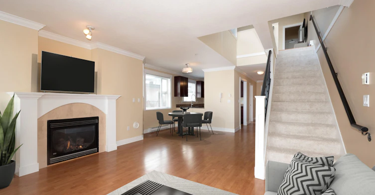 304-152 E 12th Street, North Vancouver, BC, V7L 2J4 - 3