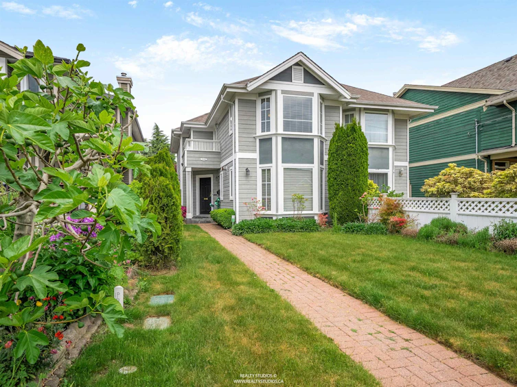 332 E 12th Street, North Vancouver, BC, V7L 2J9 - 2