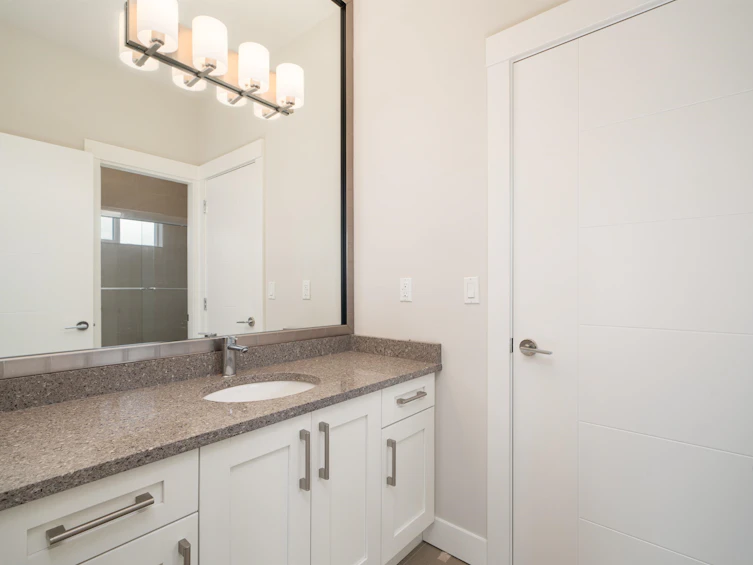 6650 Napier Street, Burnaby, BC, V5B 2C3 - 23
