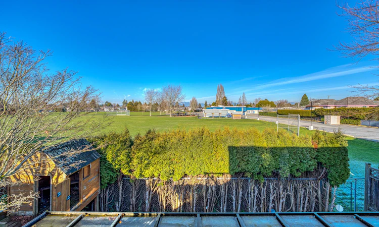 10690 Hollybank Drive