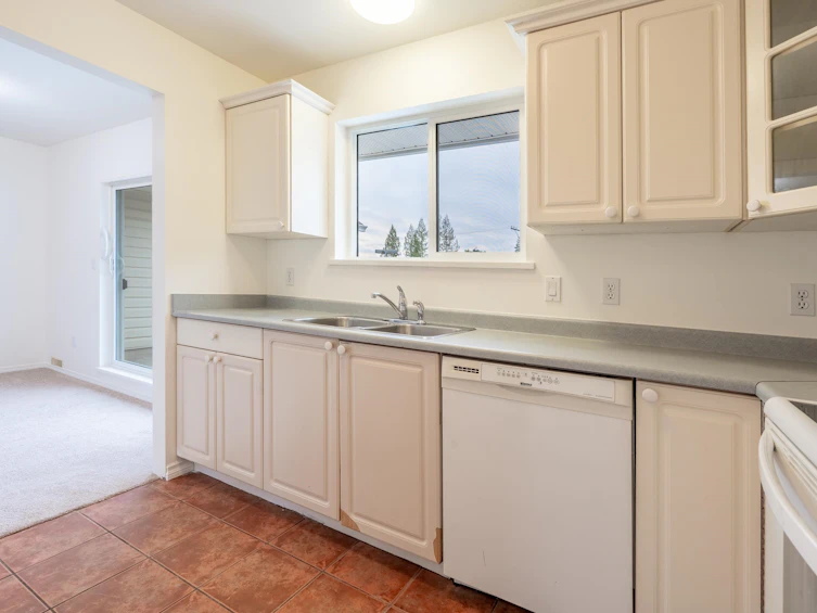 18-5610 Trail Avenue, Sechelt, BC, V7Z 0H8 - 7
