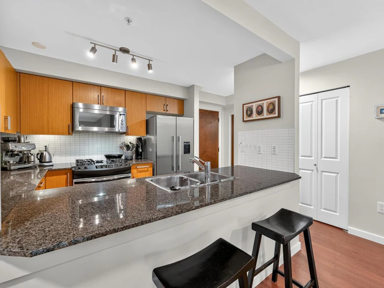 206-2096 W 46th Avenue, Vancouver, BC, V6M 2K9 - 4