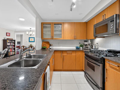 206-2096 W 46th Avenue - 3