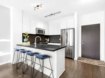 312-15168 33 Avenue - 4