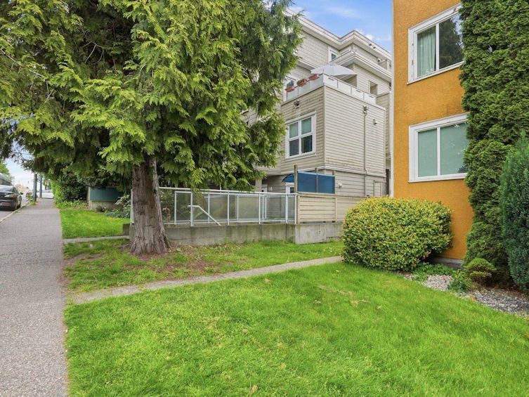 2510 W 4th Avenue, Vancouver, BC, V6K 1P6 - 2