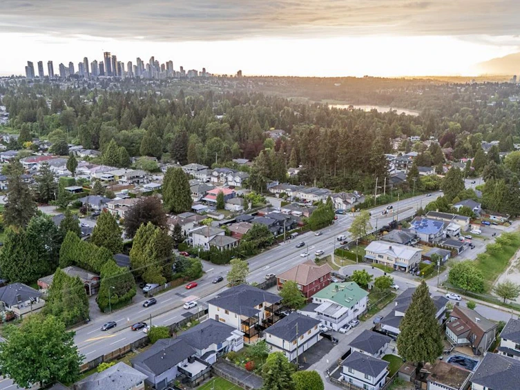 6740 Canada Way, Burnaby, BC, V5E 3R1 - 33