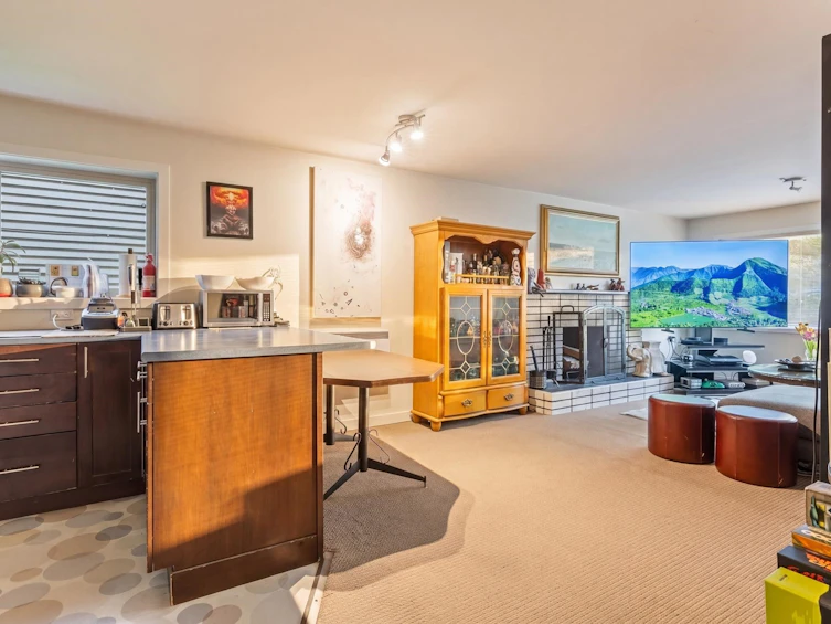2246 Parker Street, Vancouver, BC, V5L 2L9 - 27