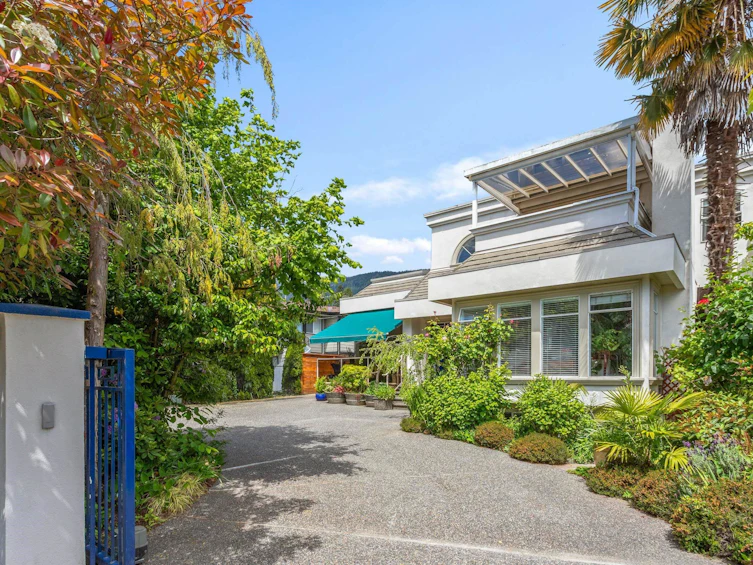2541 Marine Drive, West Vancouver, BC, V7V 1L5
