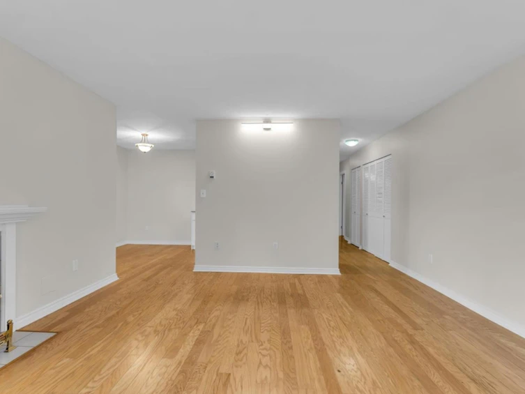 104-1641 Woodland Drive, Vancouver, BC, V5L 3S9 - 11