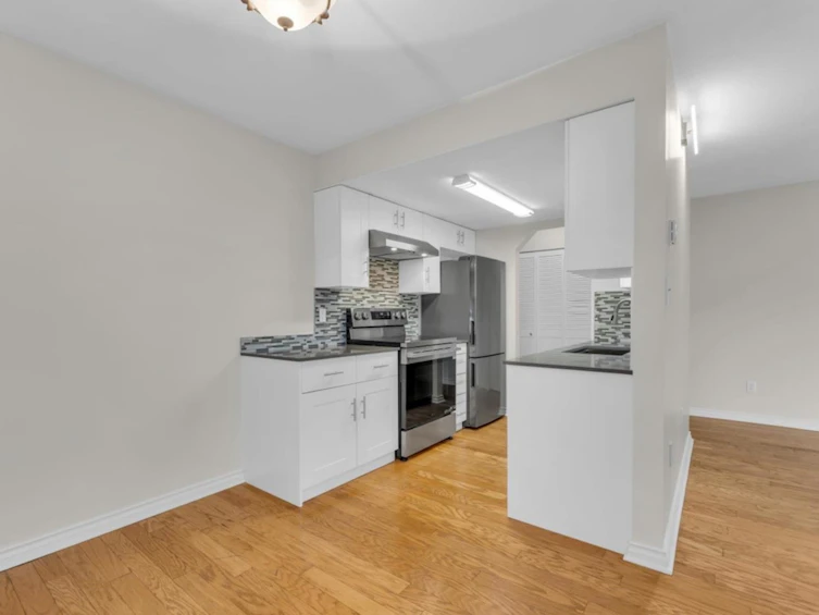 104-1641 Woodland Drive, Vancouver, BC, V5L 3S9 - 4