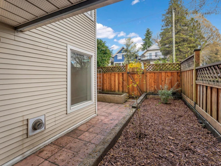 104-1641 Woodland Drive, Vancouver, BC, V5L 3S9 - 18