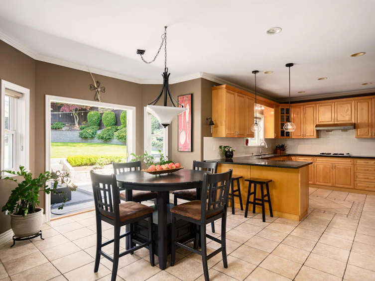228 W Kings Road, North Vancouver, BC, V7N 2L9 - 10