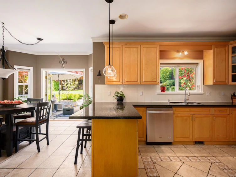 228 W Kings Road, North Vancouver, BC, V7N 2L9 - 14
