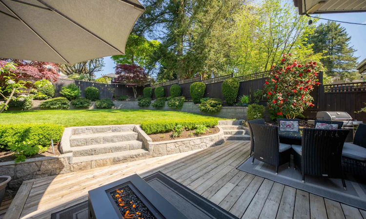 228 W Kings Road