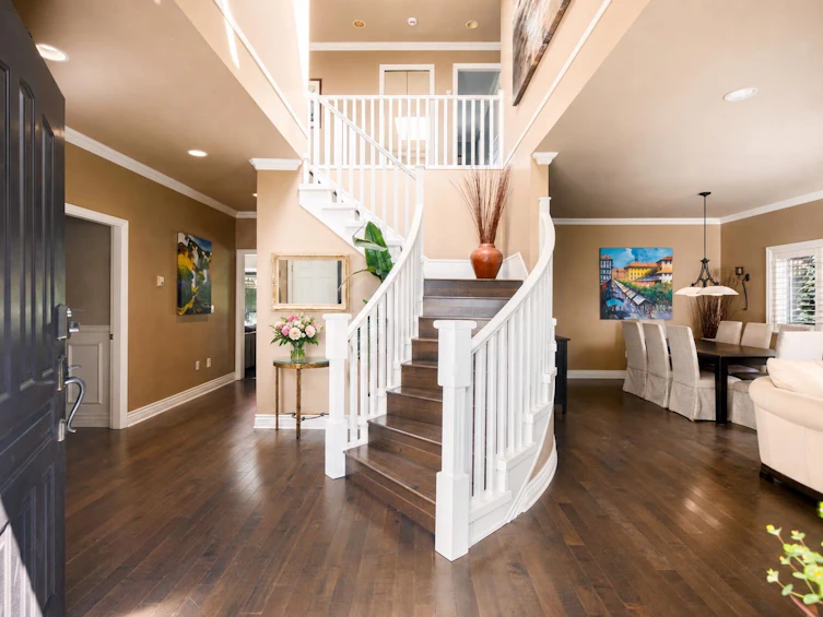 228 W Kings Road, North Vancouver, BC, V7N 2L9 - 2