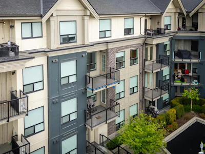 416-417-2493 Montrose Avenue - 4