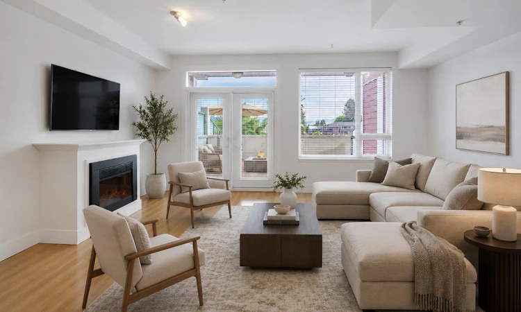 205-7908 Graham Avenue