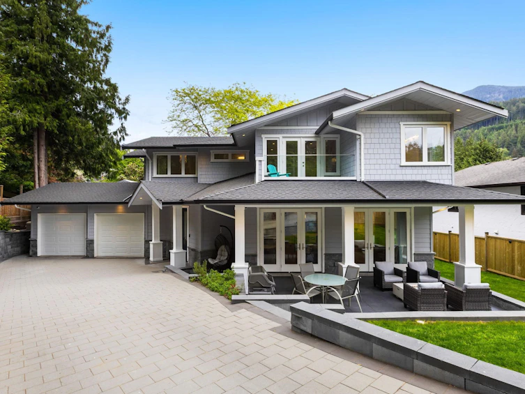 6560 Nelson Avenue, West Vancouver, BC, V7W 2A9