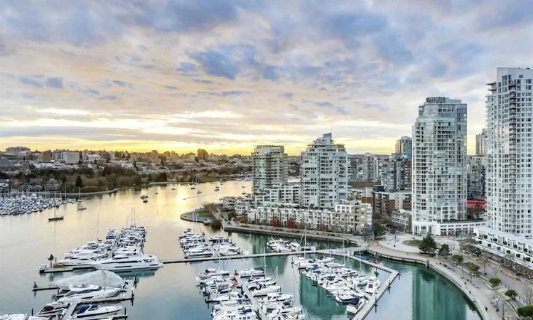 2706-1033 Marinaside Crescent