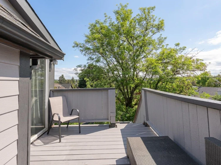 2546 W 2nd Avenue, Vancouver, BC, V6K 1J8 - 18