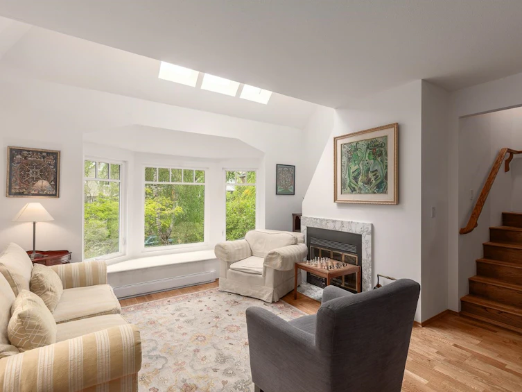 2546 W 2nd Avenue, Vancouver, BC, V6K 1J8 - 2