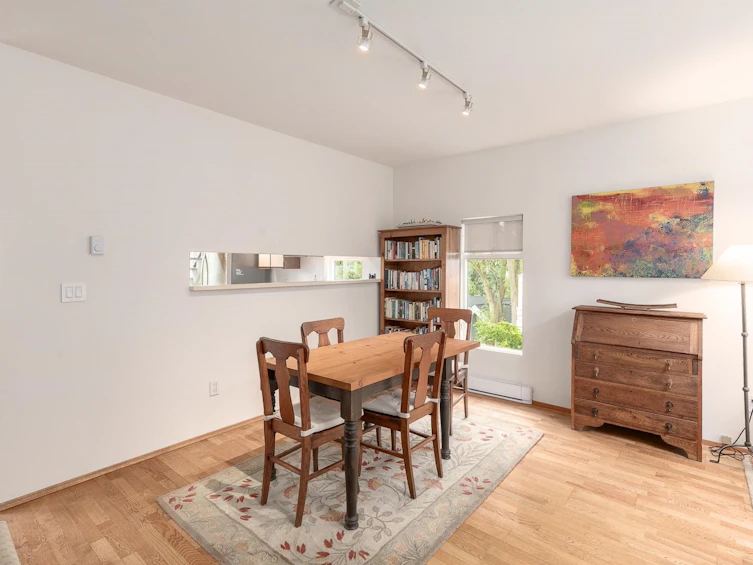 2546 W 2nd Avenue, Vancouver, BC, V6K 1J8 - 4
