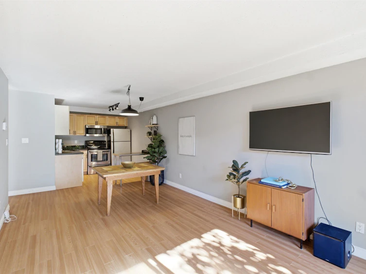 108-251 W 4th Street, North Vancouver, BC, V7M 1H8 - 2