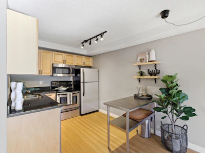 108-251 W 4th Street - 4