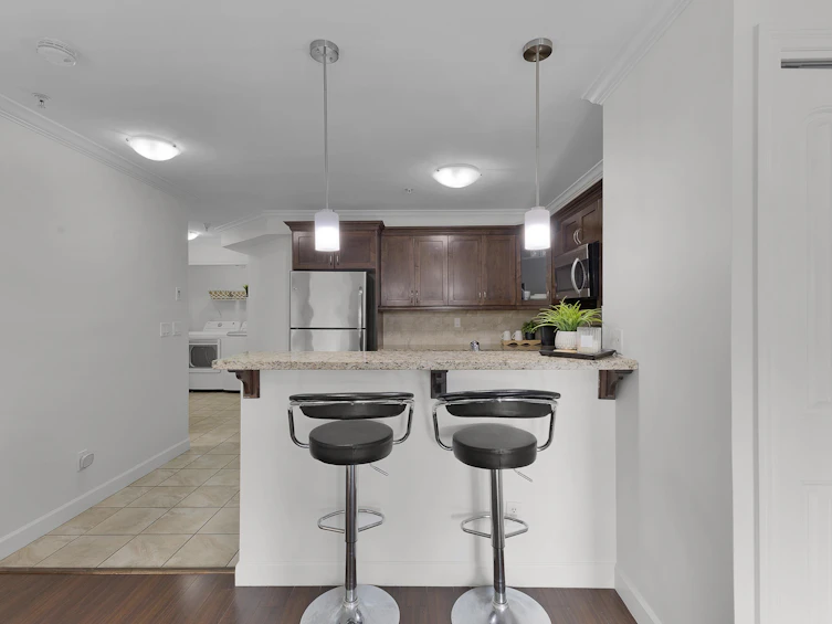 202-8084 120a Street, Surrey, BC, V3W 1V2 - 8