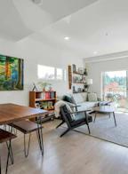 301 2345 Rindall Avenue