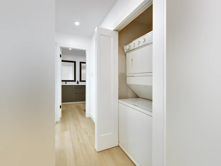 2977 W 6th Avenue, Vancouver, BC, V6K 1X4 - 36