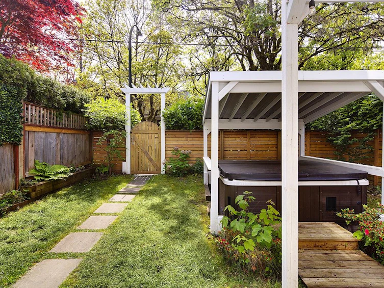 2977 W 6th Avenue, Vancouver, BC, V6K 1X4 - 3