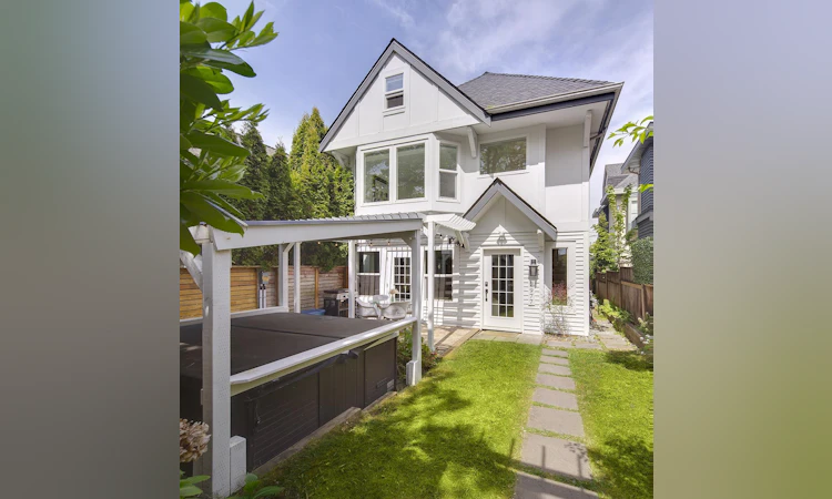 2977 W 6th Avenue