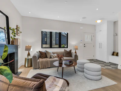 2-4088 Maple Crescent - 2
