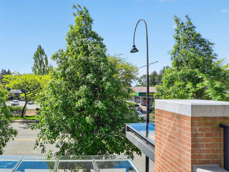 201-1330 Marine Drive, North Vancouver, BC, V7P 1T4 - 10