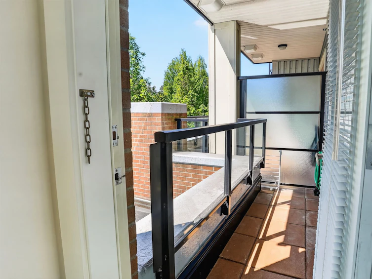 201-1330 Marine Drive, North Vancouver, BC, V7P 1T4 - 9