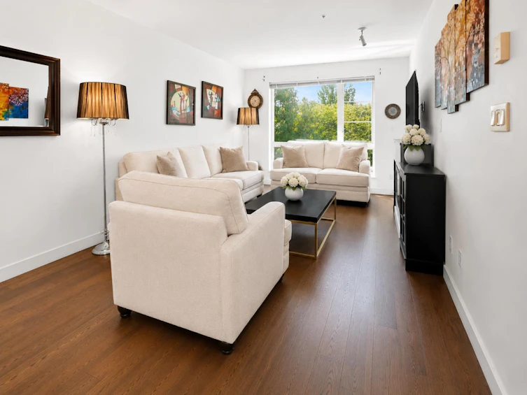201-1330 Marine Drive, North Vancouver, BC, V7P 1T4 - 4
