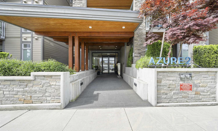213-7799 17th Street