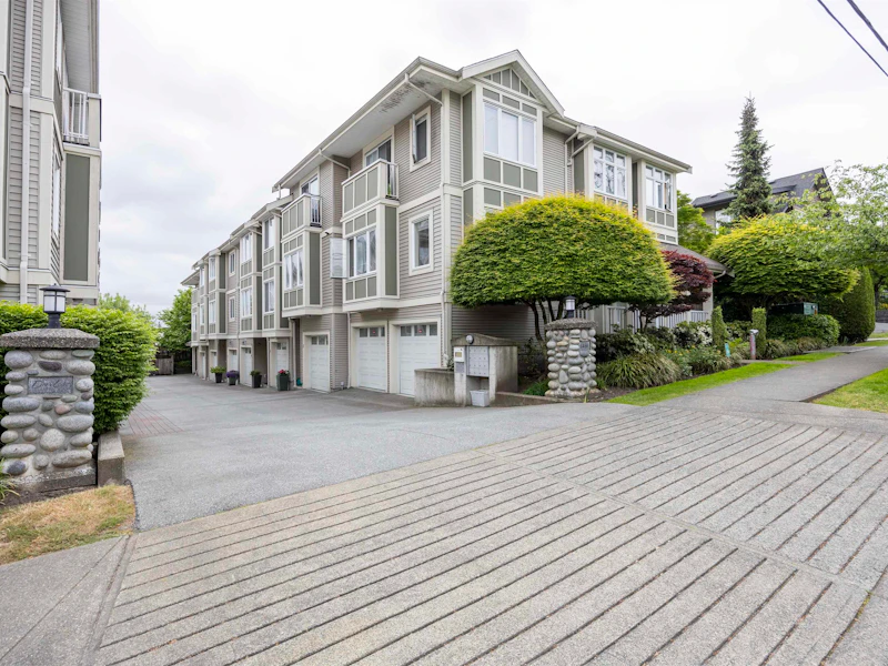 6 - 6498 Elgin Avenue, Burnaby BC V5H 3S6