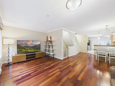 6-6498 Elgin Avenue - 3
