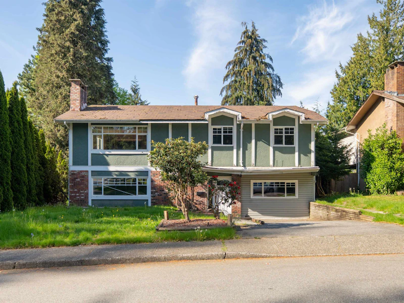 2701 Daybreak Avenue, Coquitlam BC V3C 2E8