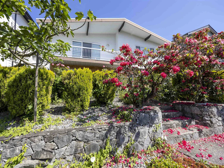 3881 Napier Street, Burnaby, BC, V5C 3E6 - 3