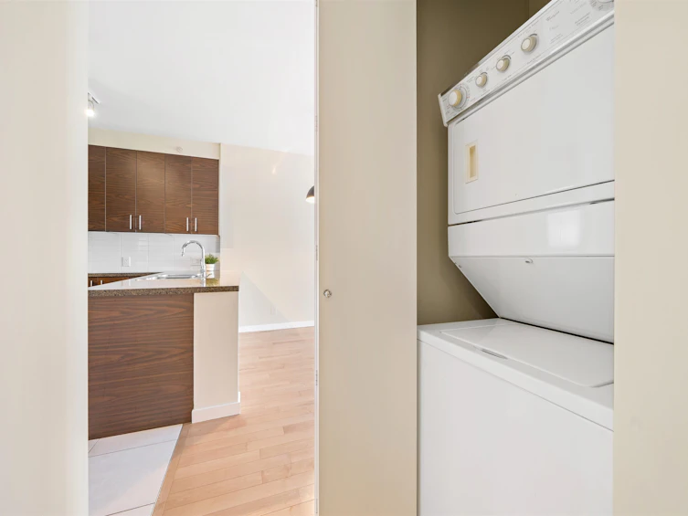 605-2345 Madison Avenue, Burnaby, BC, V5C 0B4 - 21