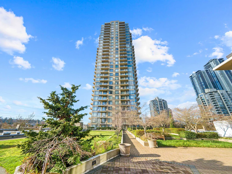 605-2345 Madison Avenue, Burnaby, BC, V5C 0B4 - 2