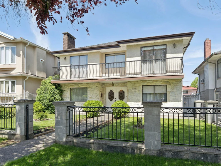 2581 E 3rd Avenue, Vancouver, BC, V5M 1H1