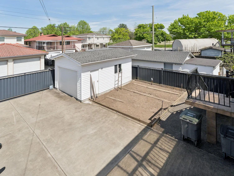 2581 E 3rd Avenue, Vancouver, BC, V5M 1H1 - 27