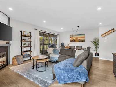 303-708 Eighth Avenue - 4